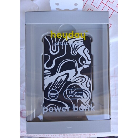 NEW! heyday with Vivien Rodriguez 5000mAh Power Bank - Picture 1 of 4